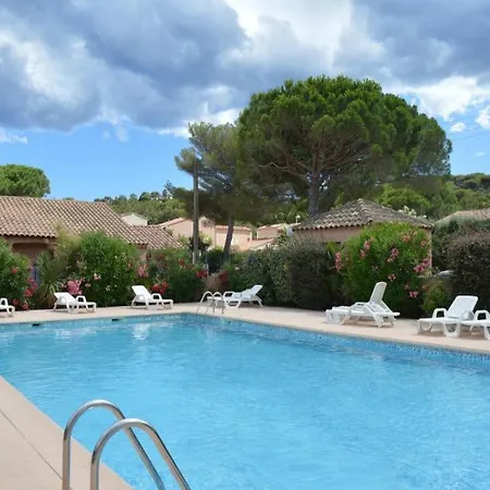 Apartment House La Pinede *